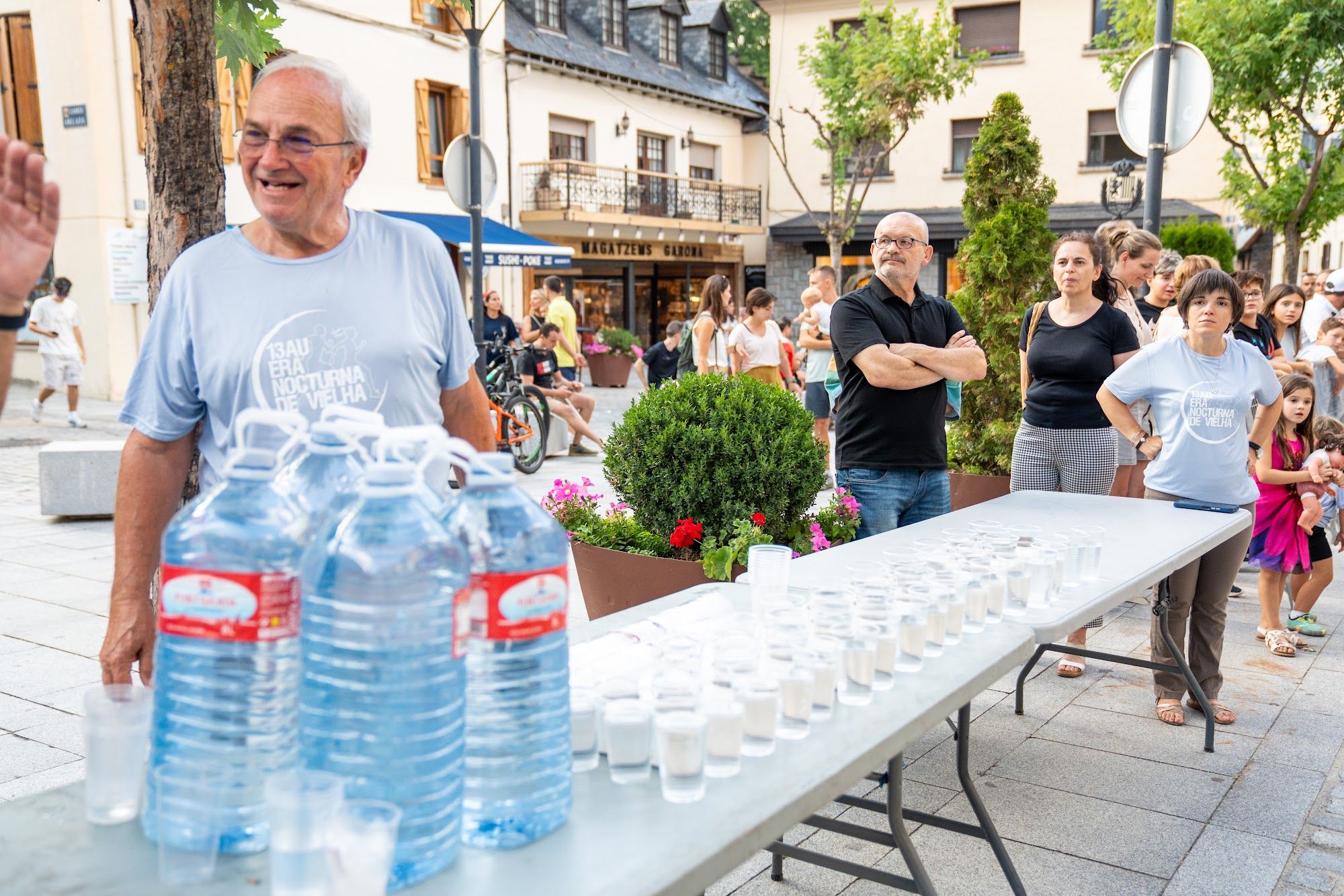Voluntario en el avituallamiento de agua